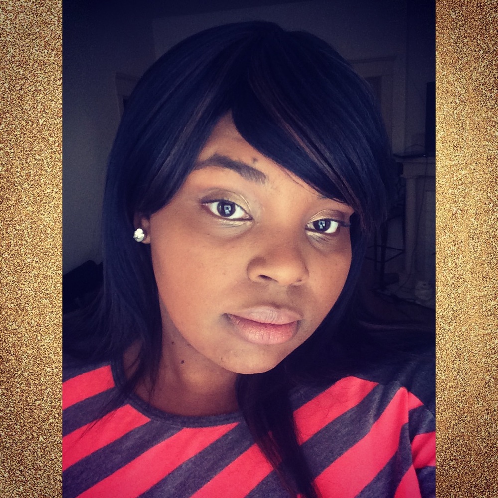 Meet your Posher, Dominique